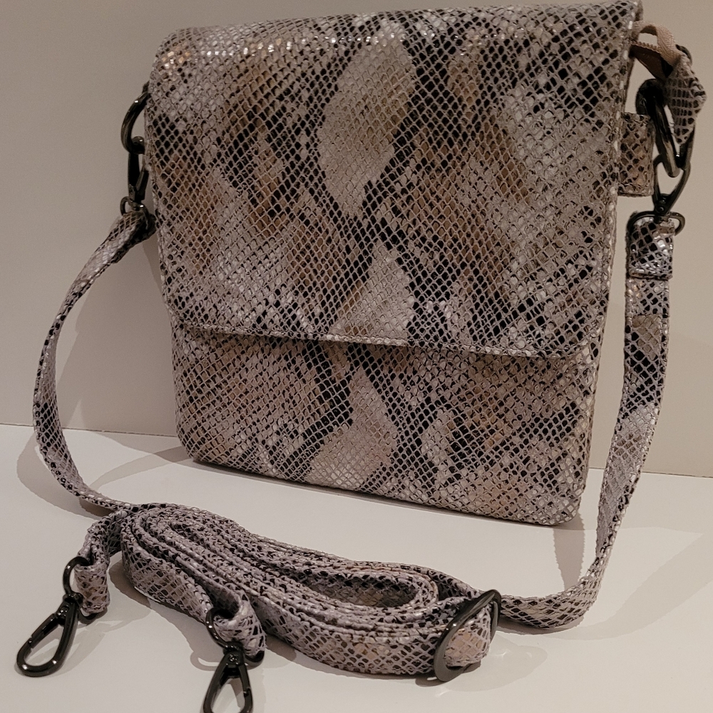 Purse - Picture 2 of 3
